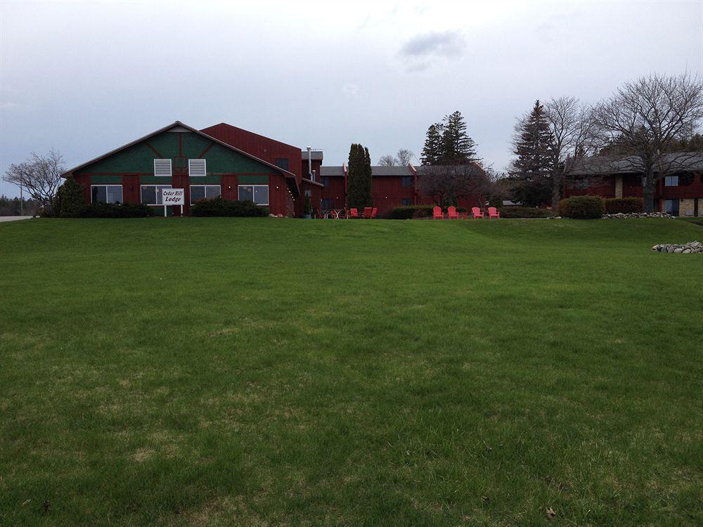 Cedar Hill Lodge Saint Ignace Exterior photo