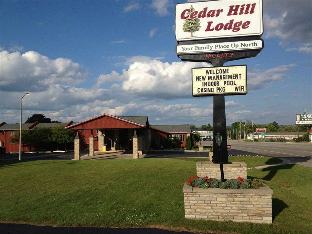 Cedar Hill Lodge Saint Ignace Exterior photo