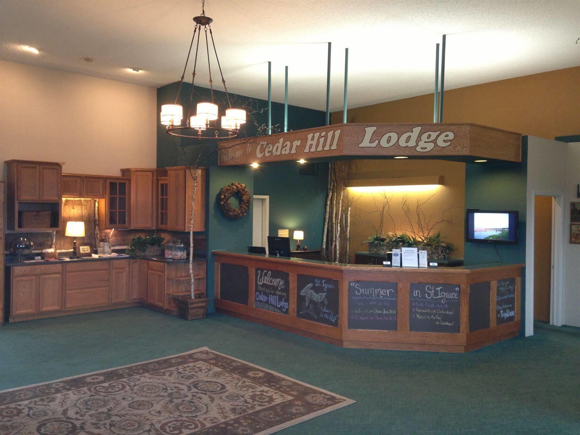 Cedar Hill Lodge Saint Ignace Exterior photo